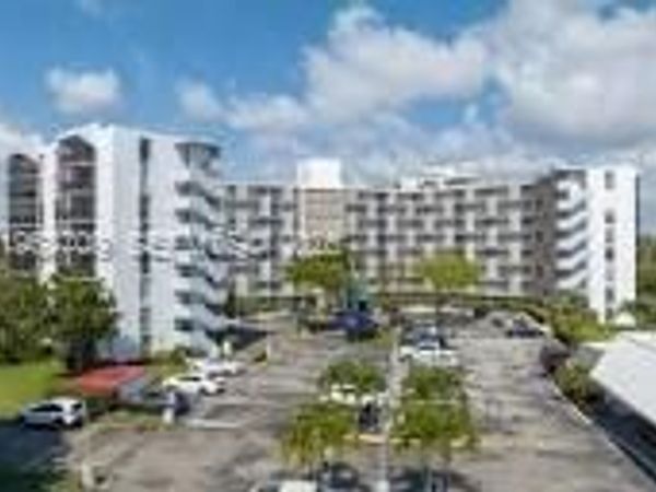 3475 N Country Club Dr, Unit 405, Aventura, FL 33180