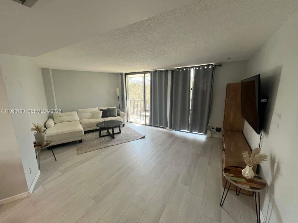 3475 N Country Club Dr , Unit 405, Aventura, FL 33180 Photo