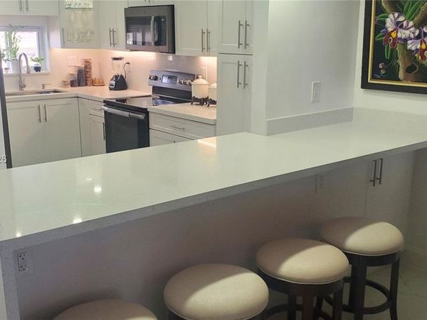 9720 S Hollybrook Lake Dr , Unit 303, Pembroke Pines, FL 33025