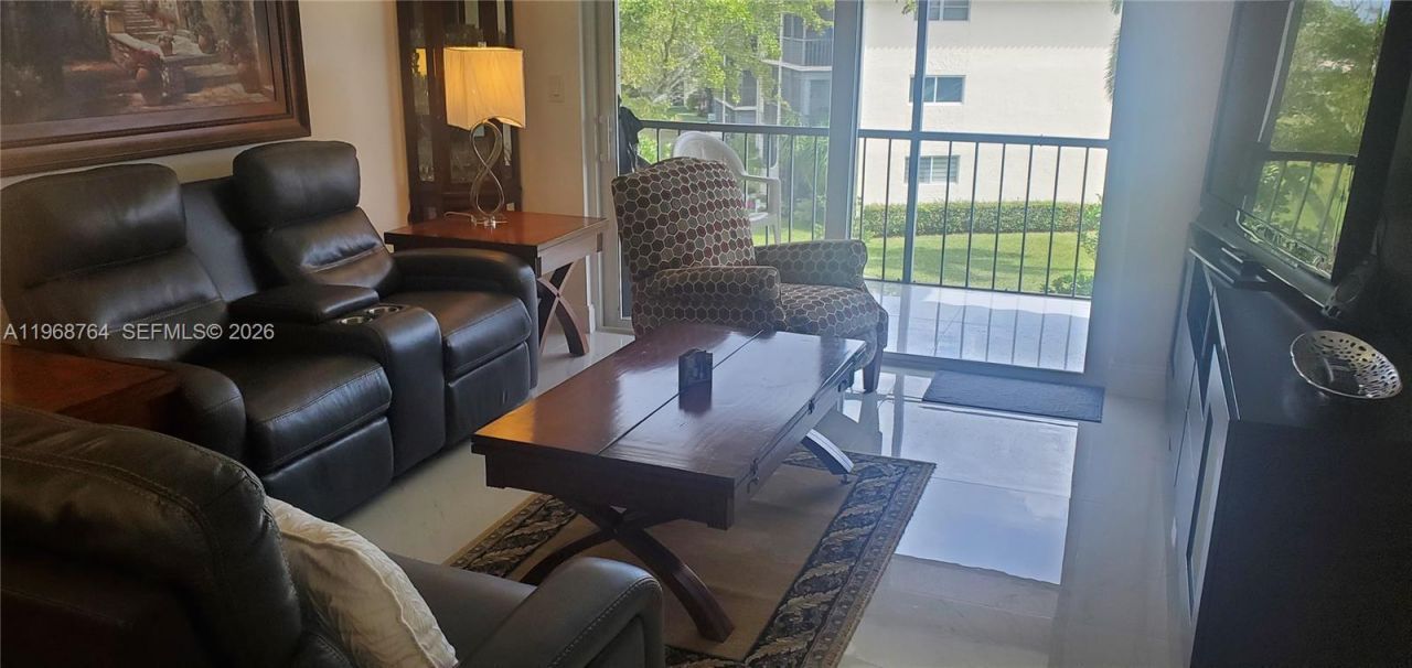 9720 S Hollybrook Lake Dr , Unit 303, Pembroke Pines, FL 33025 Photo