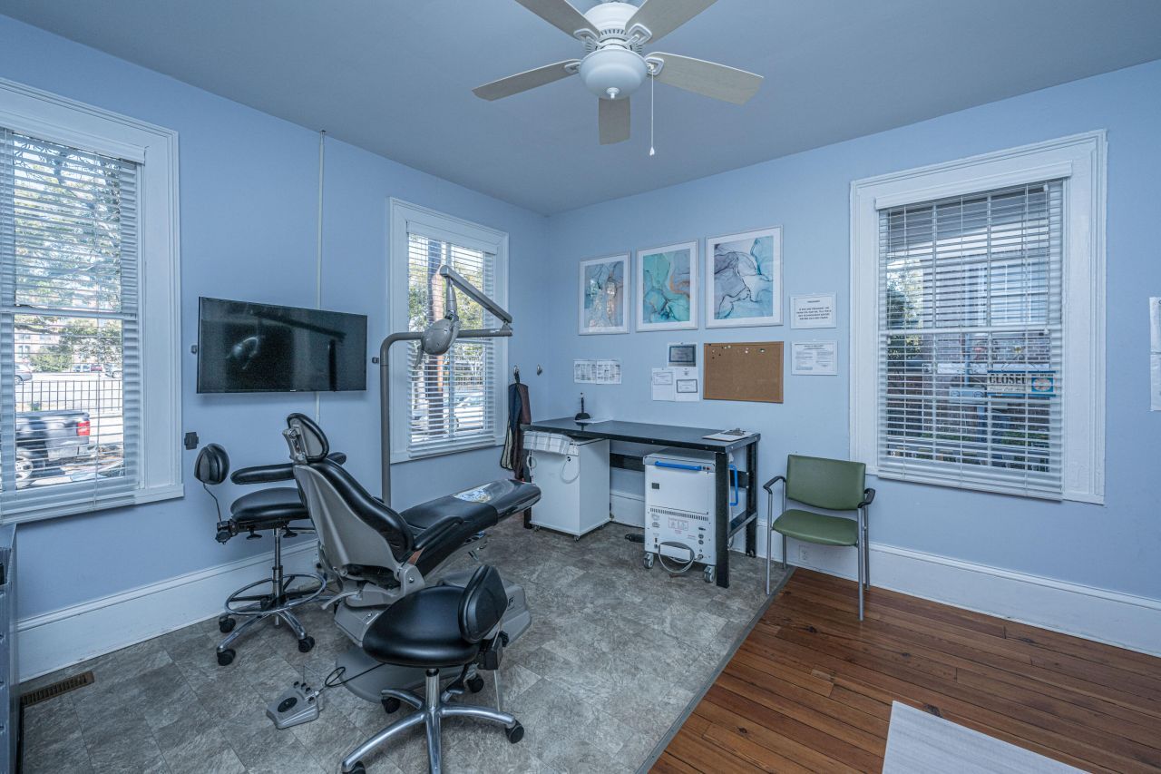 79 America Street Photo 6