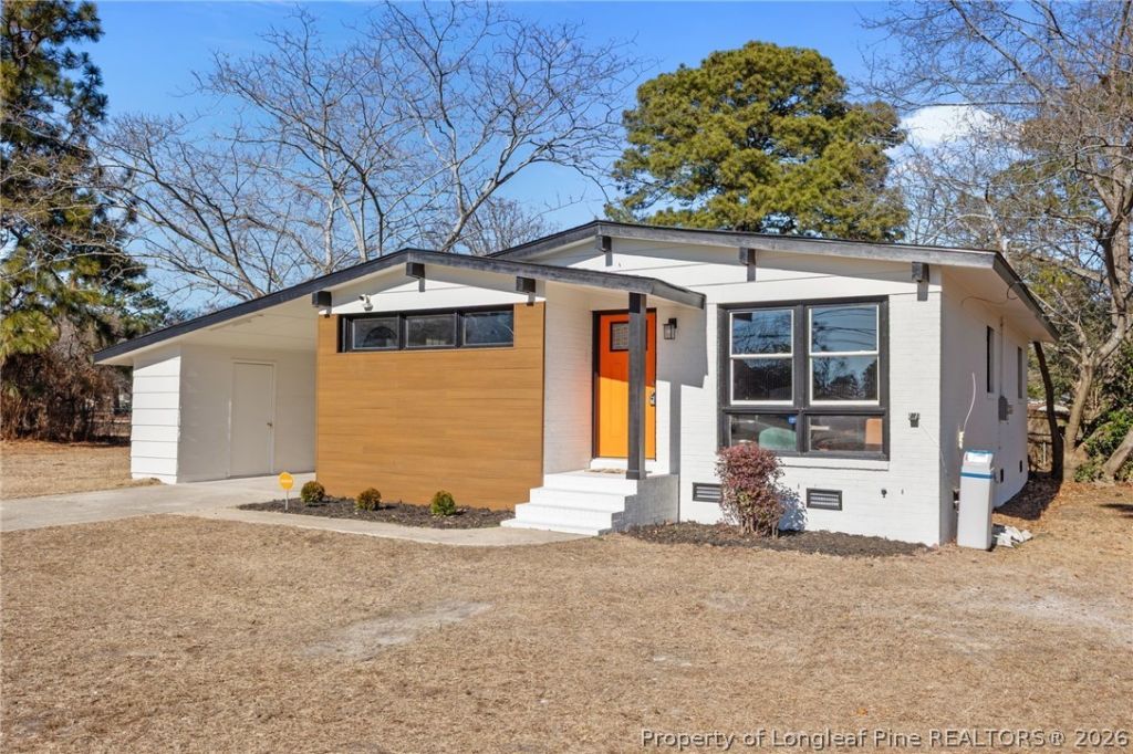 1707 Camelot Drive, Fayetteville, NC 28304 Main Photo