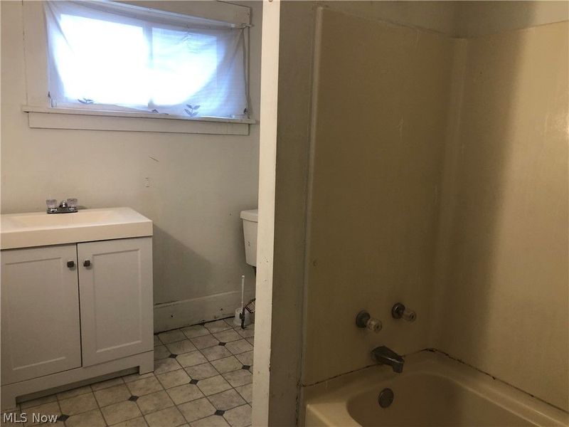 822 Highland Road NE, Canton, OH 44704 Photo 31