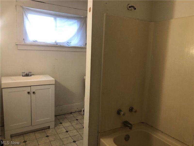 822 Highland Road NE, Canton, OH 44704 Photo 33