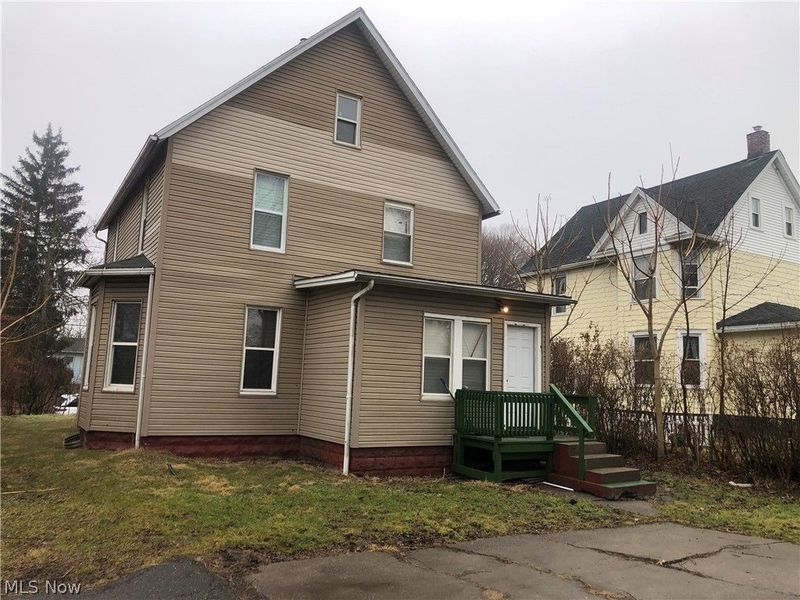 822 Highland Road NE, Canton, OH 44704 Photo 5