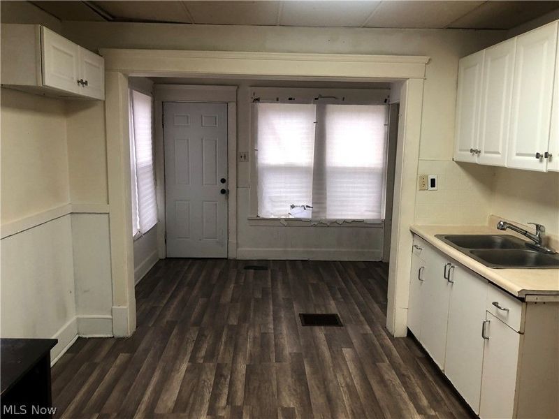 822 Highland Road NE, Canton, OH 44704 Photo 9