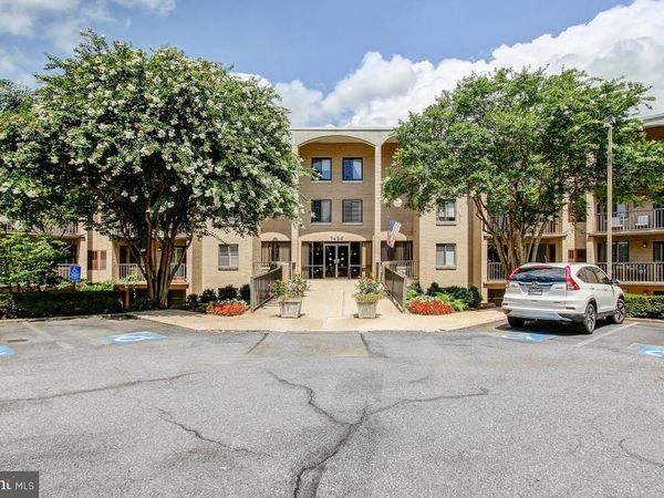 7425 DEMOCRACY BOULEVARD, Unit 8, BETHESDA, MD 20817
