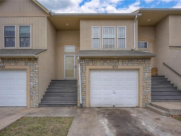 573 Woodson Lane, Gardner, KS 66030