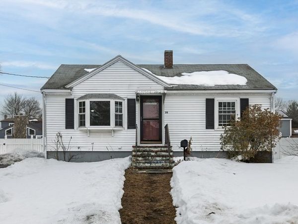 28 Linda St, Abington, MA 02351