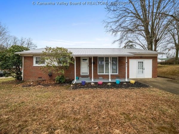 219 Melrose Drive, Hurricane, WV 25526