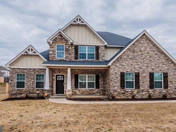 204 Amberley Court, Kathleen, GA 31047