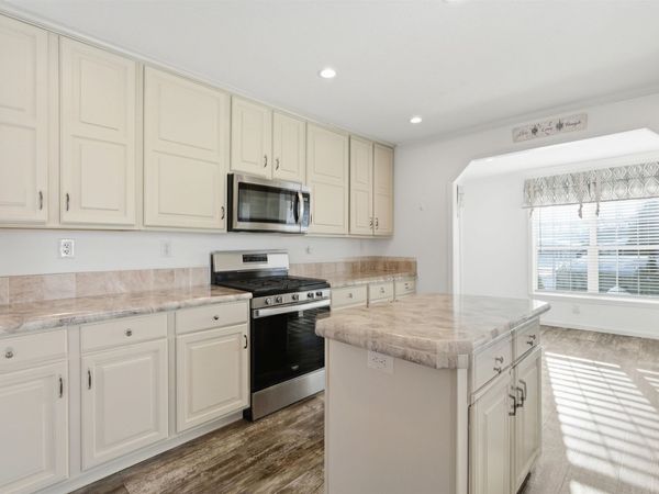 14 Hagop Road, Salem, NH 03079