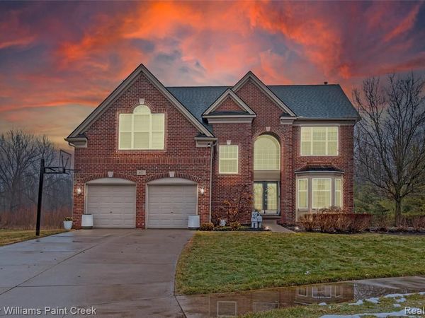 877 Wynstone Circle N, Oakland Twp, MI 48363