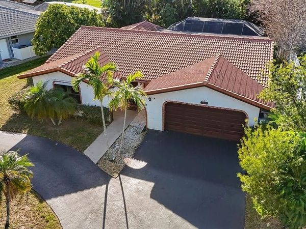 1060 NW 82nd Ave, Coral Springs, FL 33071