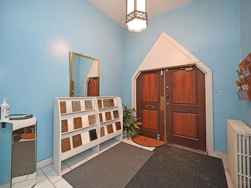 2260 Vine Street, Cincinnati, OH 45219 Photo 4