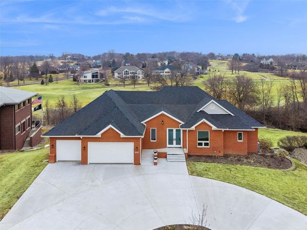 1863 Glen Oaks Drive, West Des Moines, IA 50266