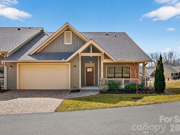 70 Copper Creek Lane, Hendersonville, NC 28739