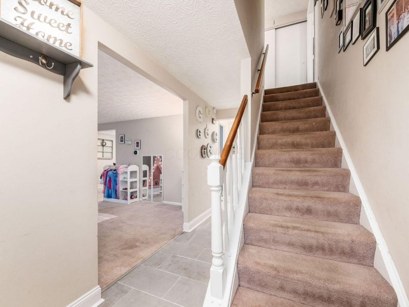 4281 Hanging Rock Court, Columbus, OH 43230 Photo 6