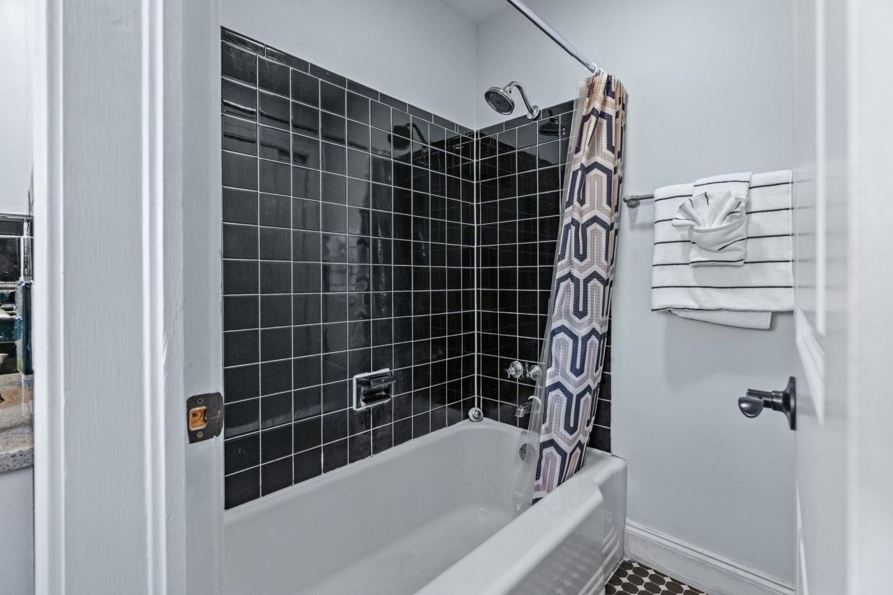 403 13th Ave. S  Photo 20