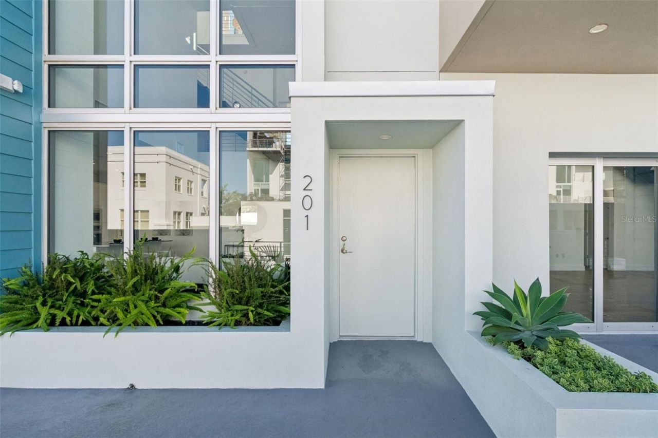 1343 4th Street, Unit 202, Sarasota, FL 34236 Photo