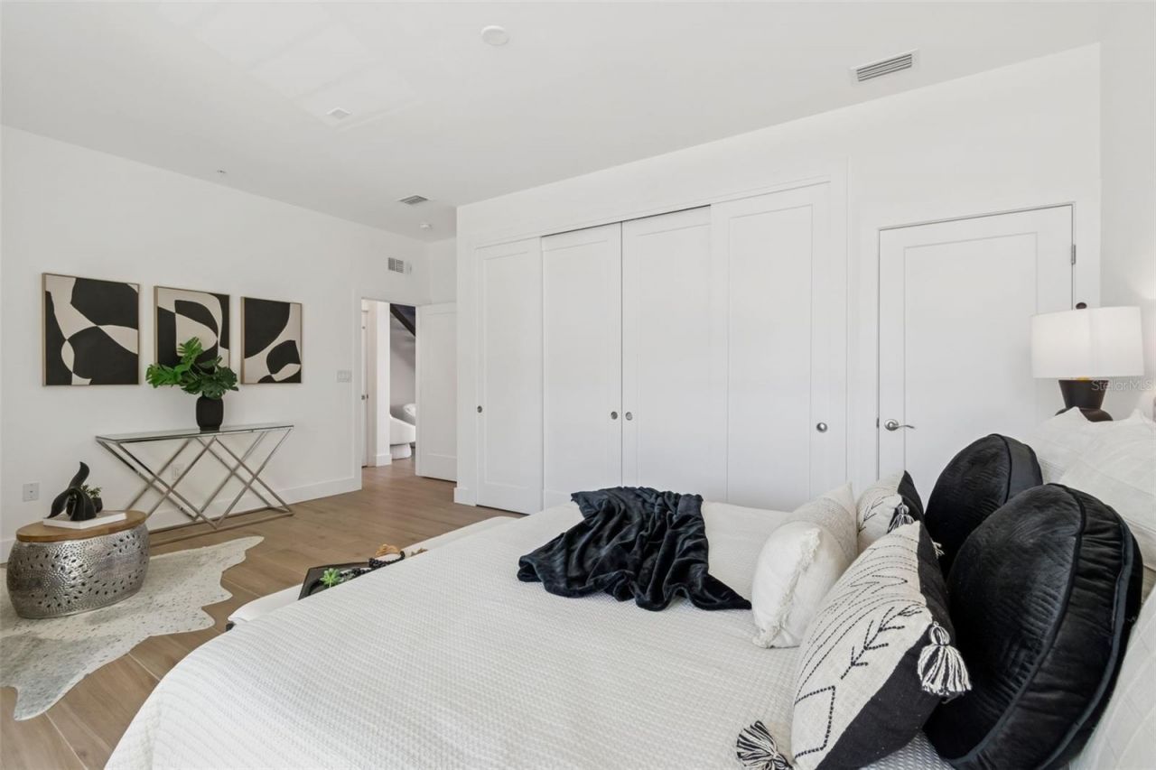 1343 4th Street, Unit 202, Sarasota, FL 34236 Photo