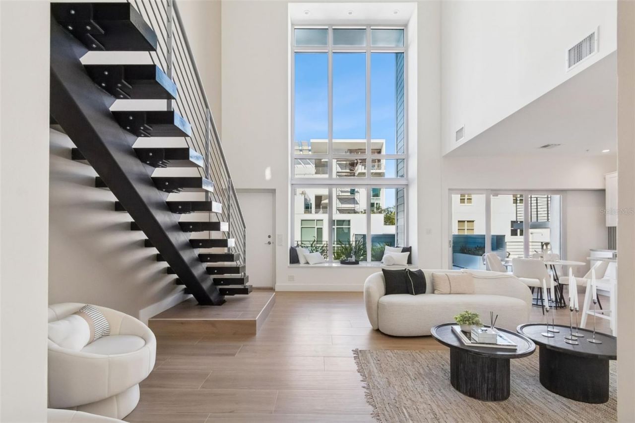 1343 4th Street, Unit 202, Sarasota, FL 34236 Photo