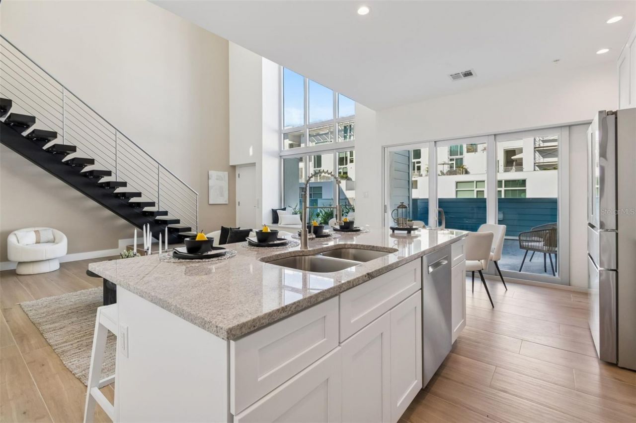 1343 4th Street, Unit 202, Sarasota, FL 34236 Photo