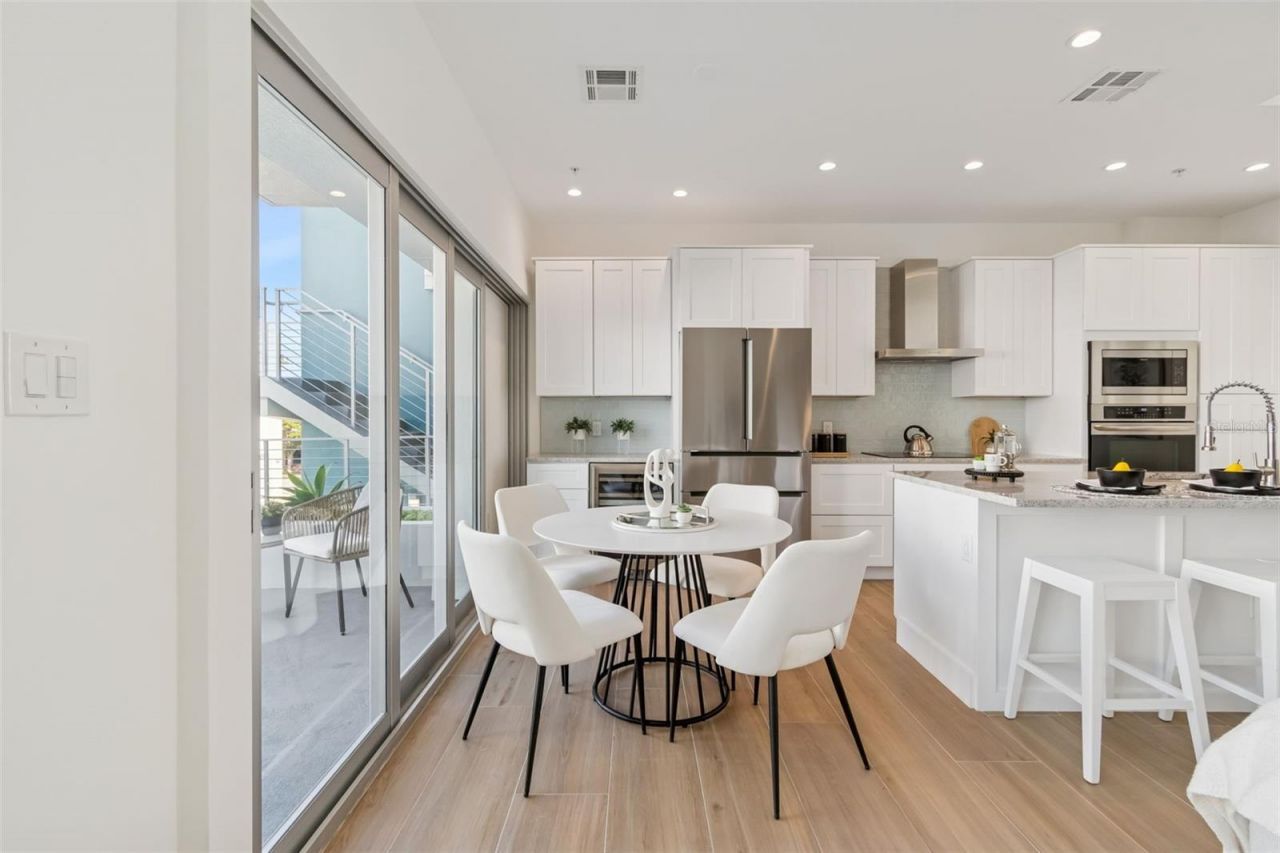 1343 4th Street, Unit 202, Sarasota, FL 34236 Photo