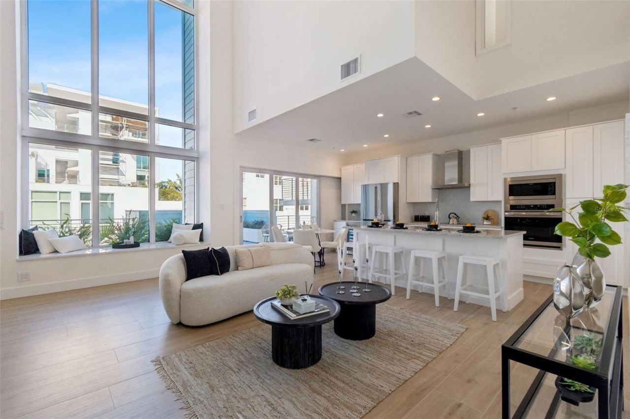 1343 4th Street, Unit 202, Sarasota, FL 34236 Photo