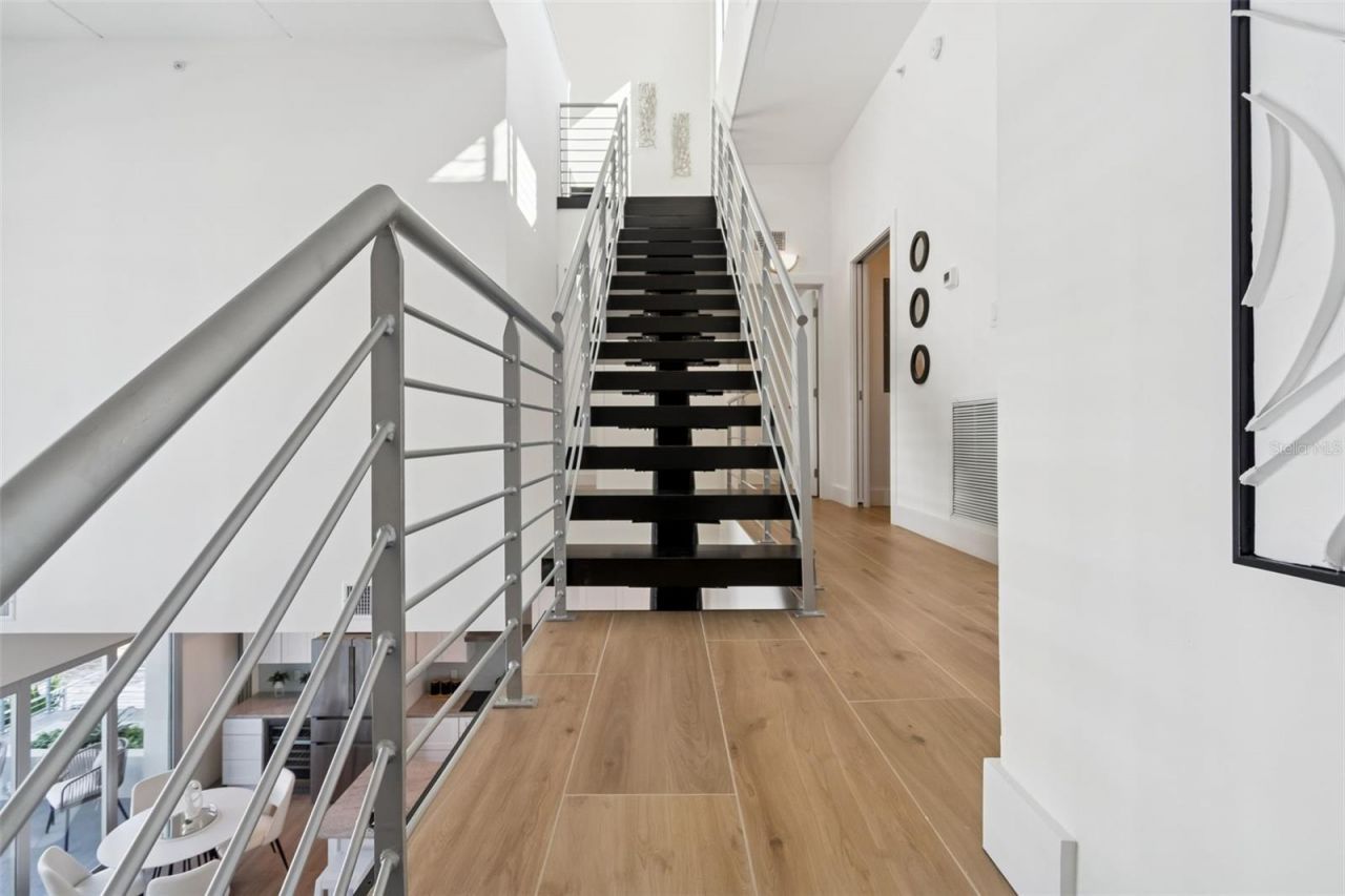 1343 4th Street, Unit 202, Sarasota, FL 34236 Photo