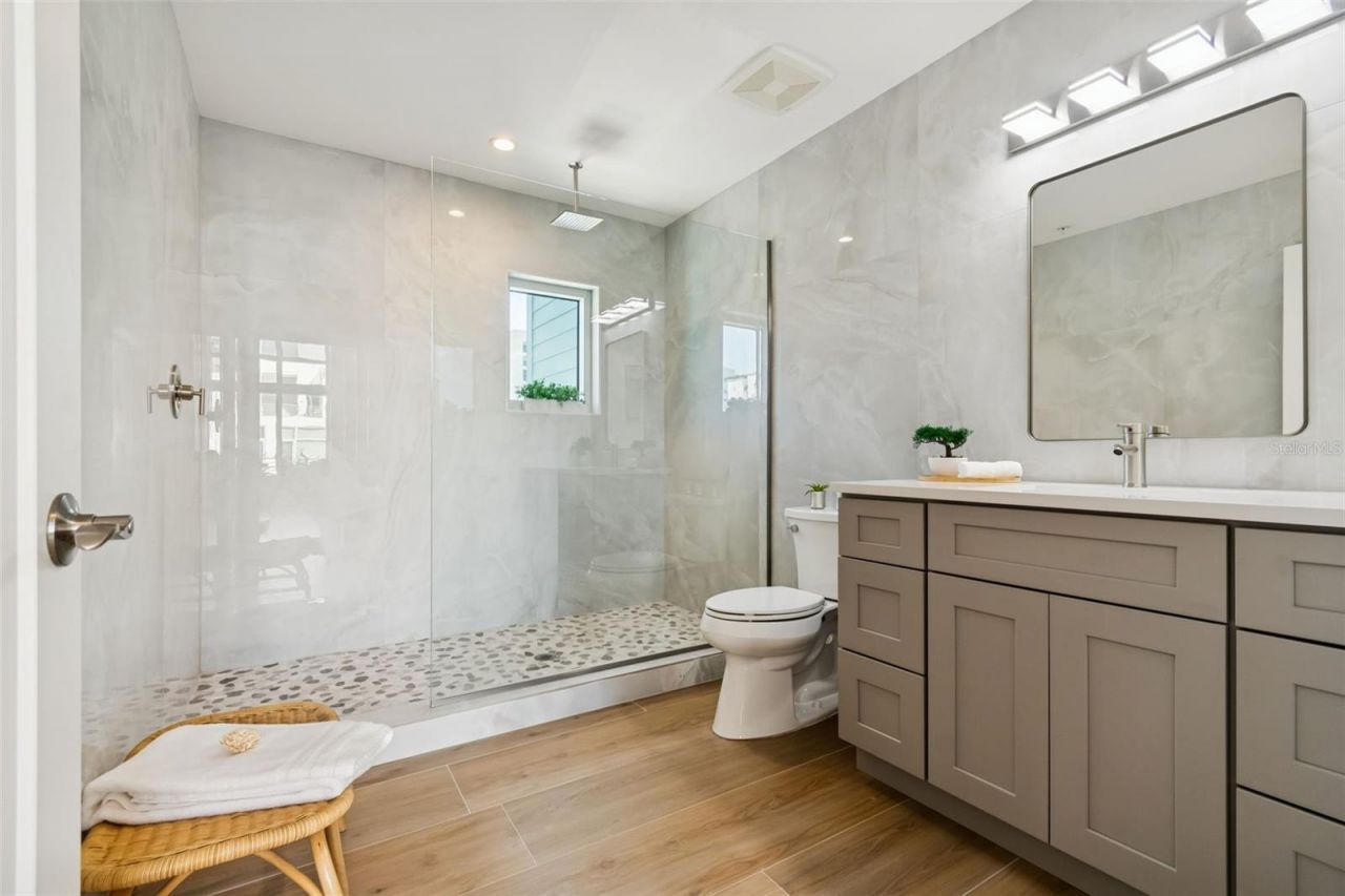 1343 4th Street, Unit 202, Sarasota, FL 34236 Photo