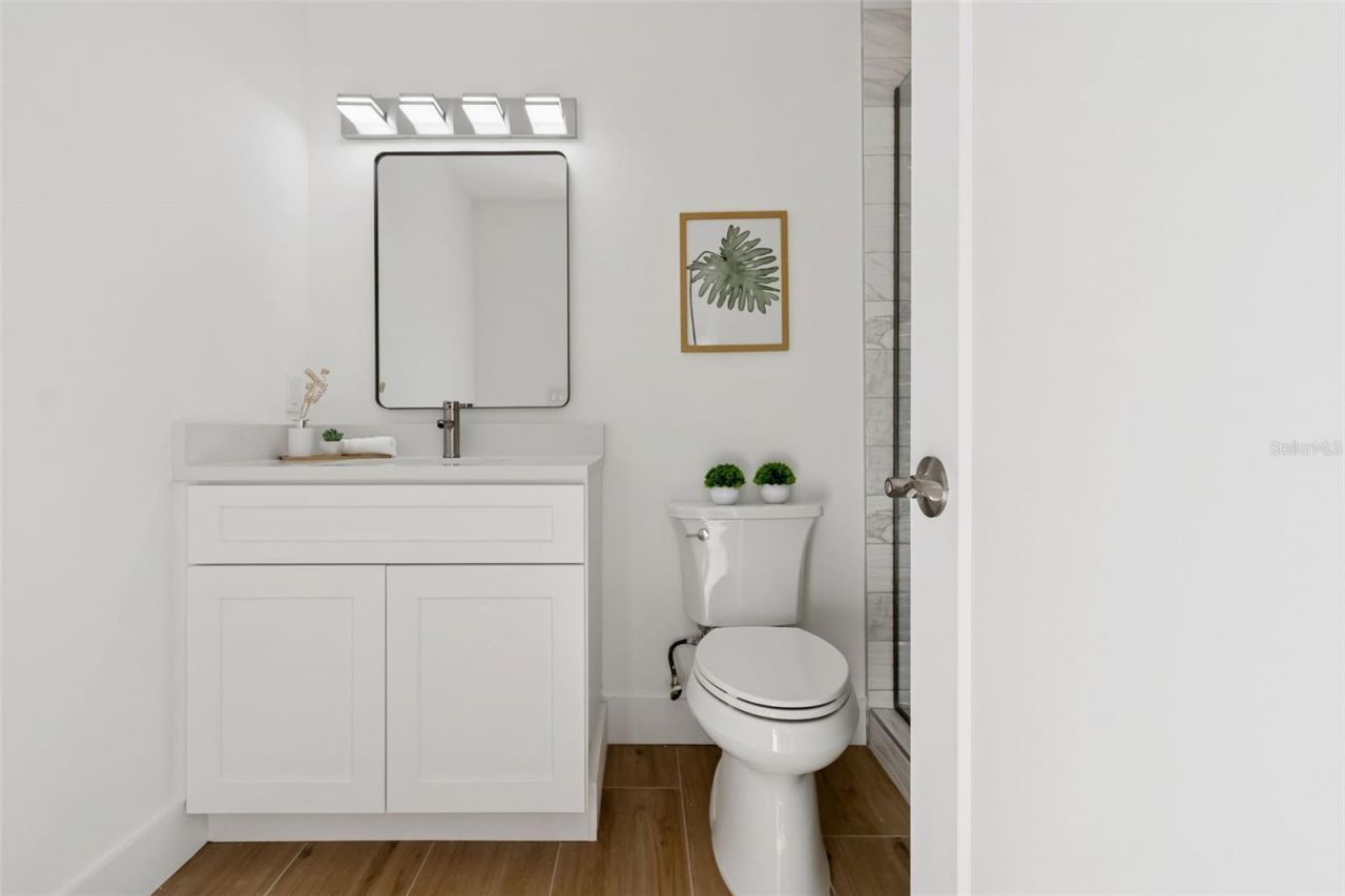 1343 4th Street, Unit 202, Sarasota, FL 34236 Photo