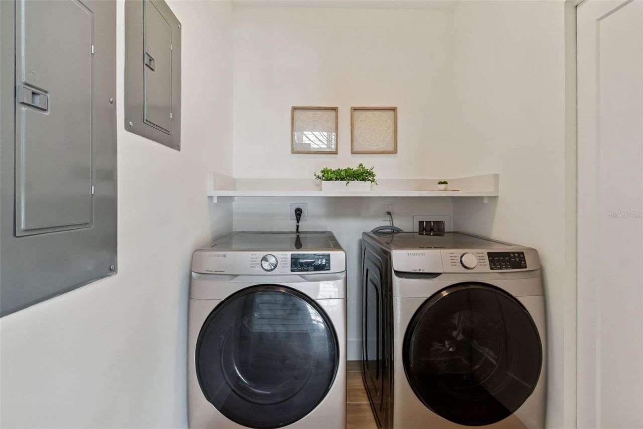 1343 4th Street, Unit 202, Sarasota, FL 34236 Photo