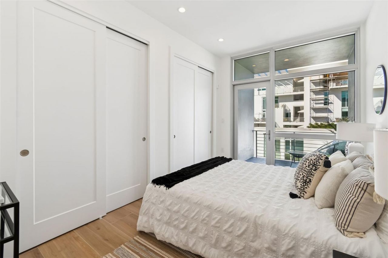 1343 4th Street, Unit 202, Sarasota, FL 34236 Photo