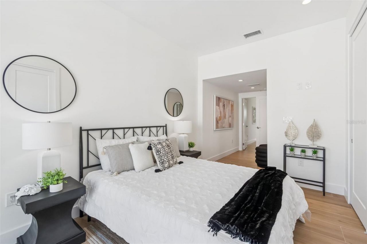 1343 4th Street, Unit 202, Sarasota, FL 34236 Photo