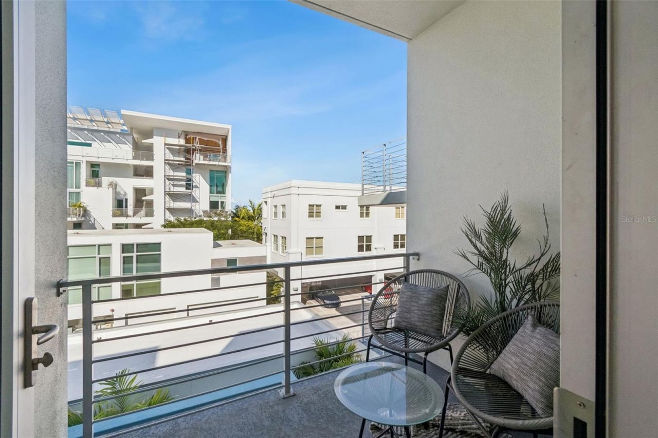 1343 4th Street, Unit 202, Sarasota, FL 34236 Photo