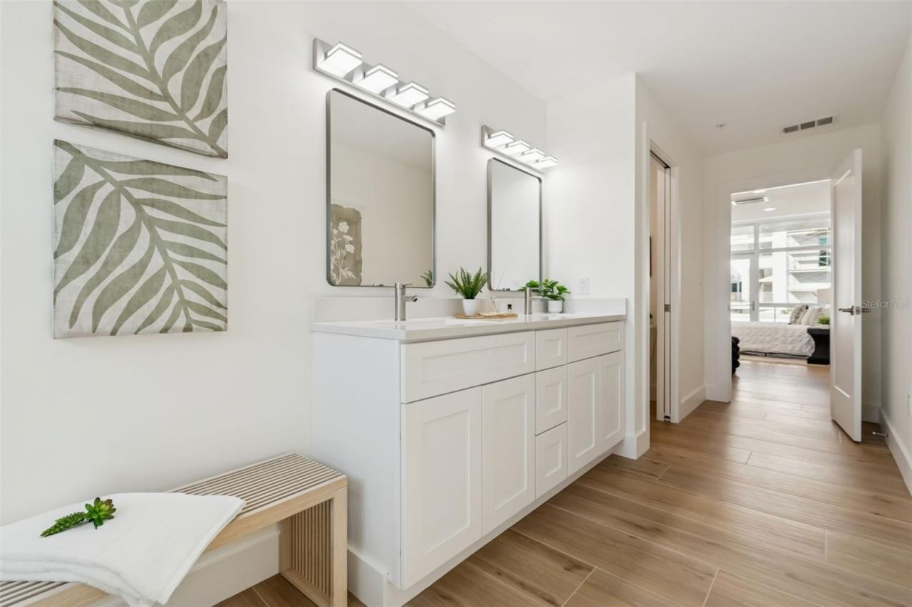 1343 4th Street, Unit 202, Sarasota, FL 34236 Photo