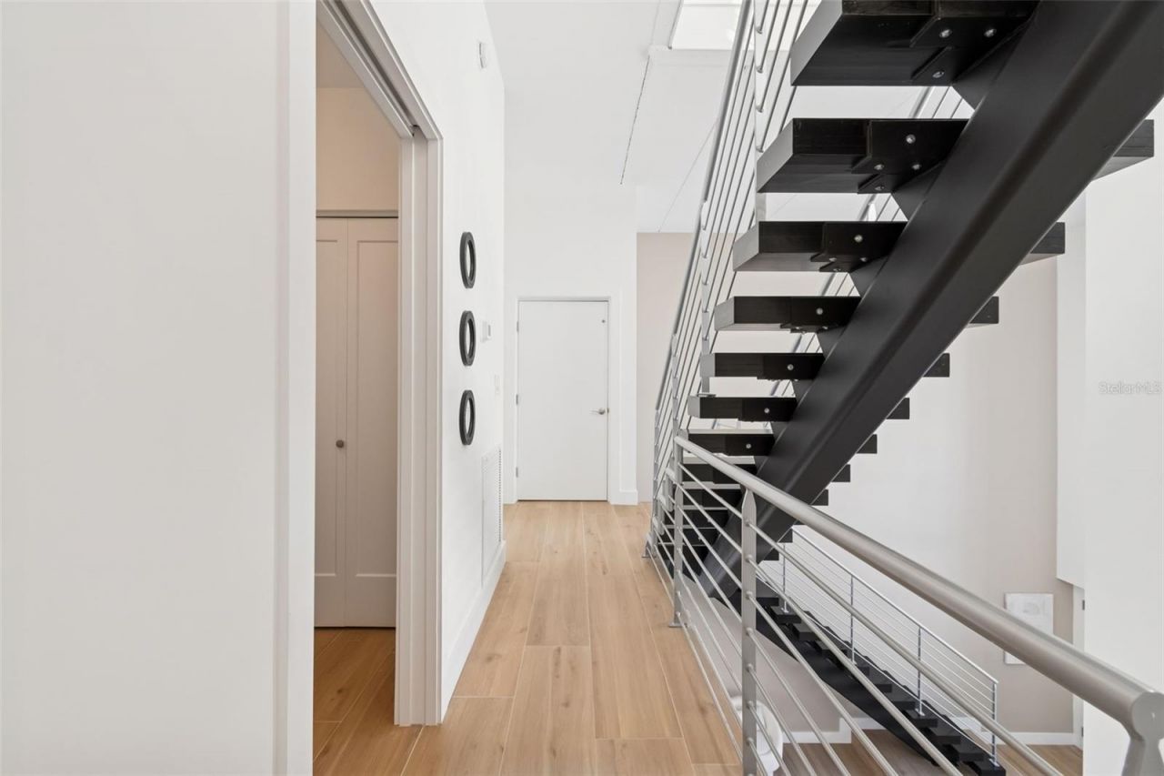 1343 4th Street, Unit 202, Sarasota, FL 34236 Photo