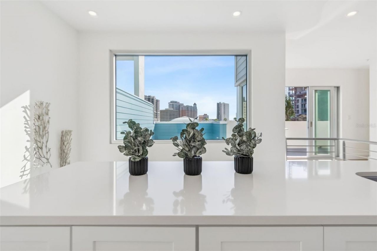 1343 4th Street, Unit 202, Sarasota, FL 34236 Photo