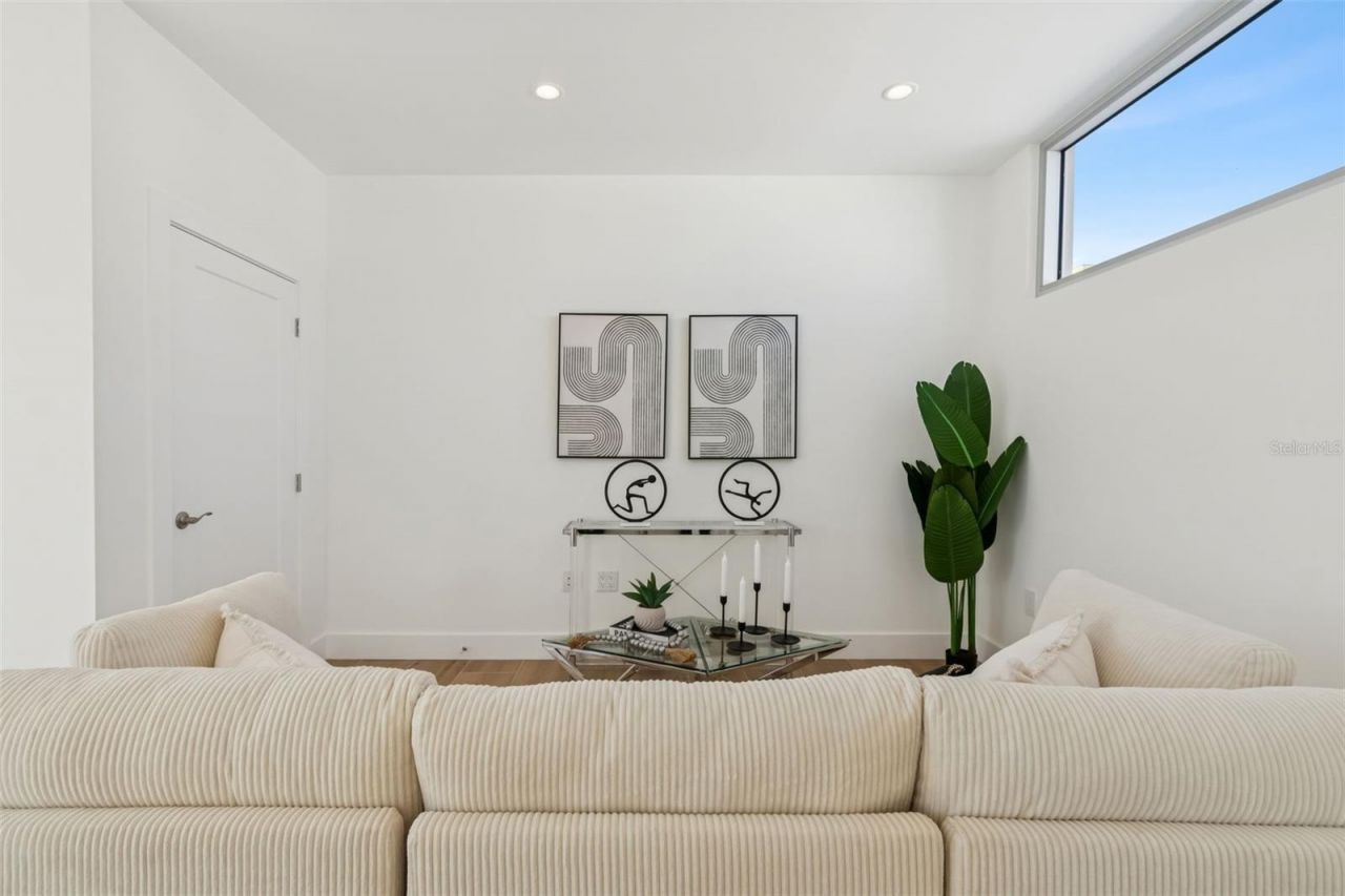 1343 4th Street, Unit 202, Sarasota, FL 34236 Photo