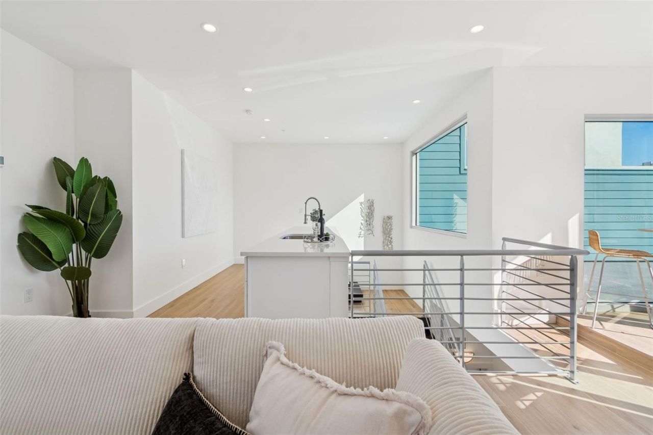 1343 4th Street, Unit 202, Sarasota, FL 34236 Photo