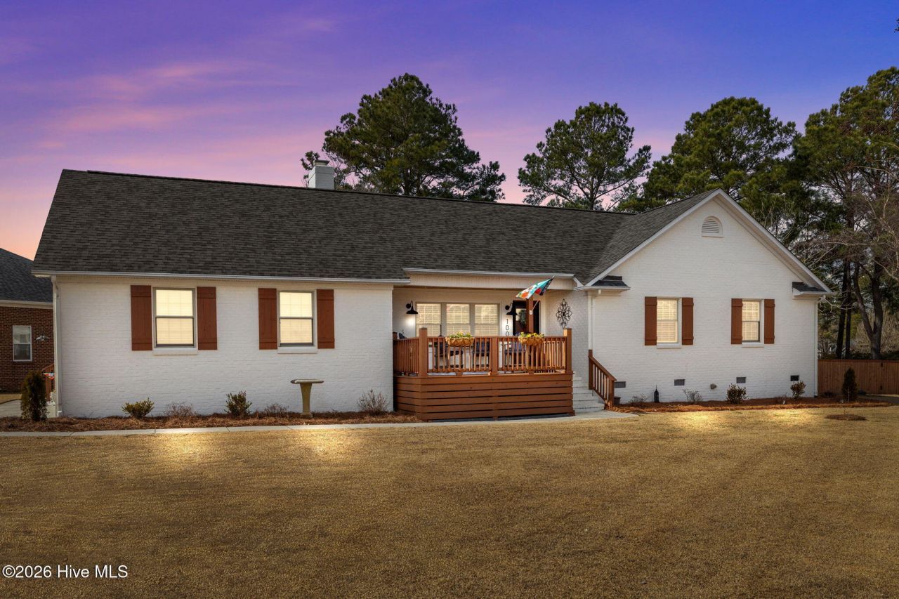 100 Stevens Court, Swansboro, NC 28584 Main Photo