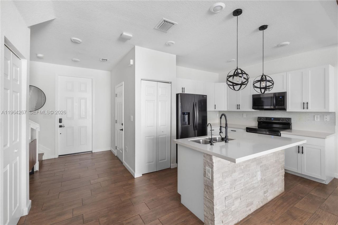 3419 W 105th Pl, Hialeah, FL 33018 Photo