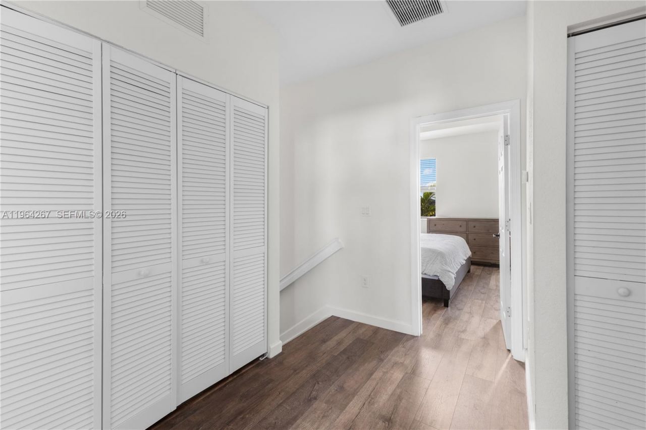 3419 W 105th Pl, Hialeah, FL 33018 Photo