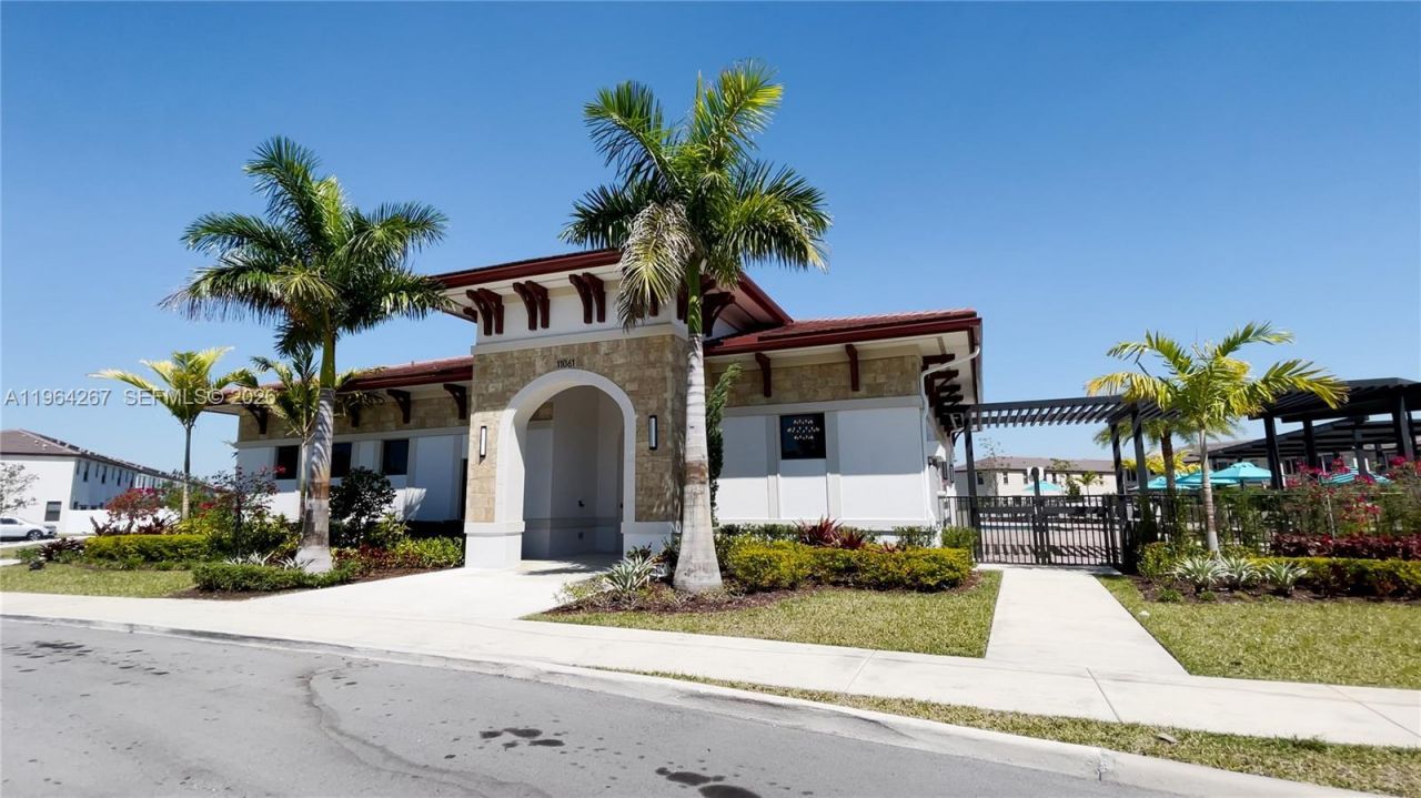 3419 W 105th Pl, Hialeah, FL 33018 Photo