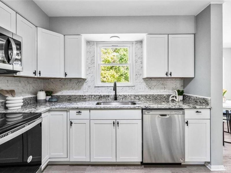 9956 Morgans Trace Drive, Loveland, OH 45140 Photo 12