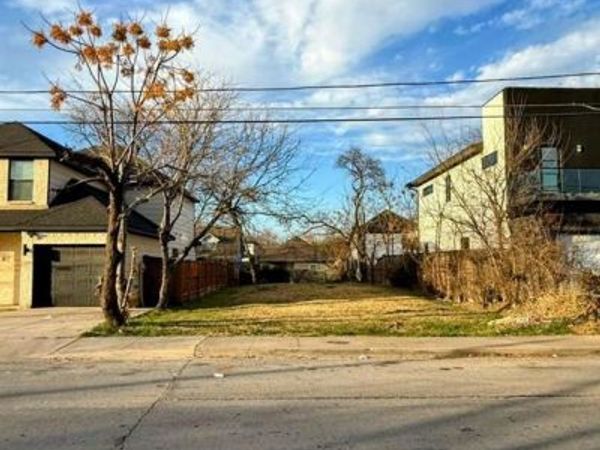 2023 Dennison Street , Dallas, TX 75212