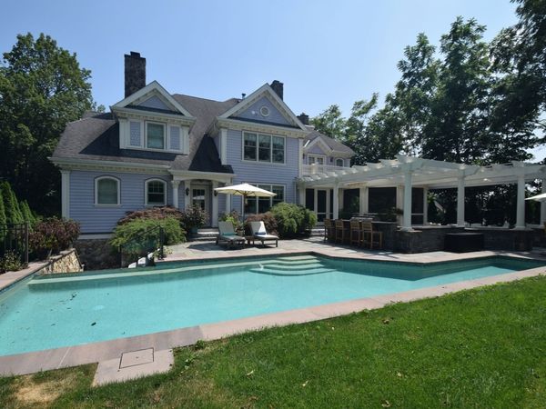 16 Meriam St, Lexington, MA 02420