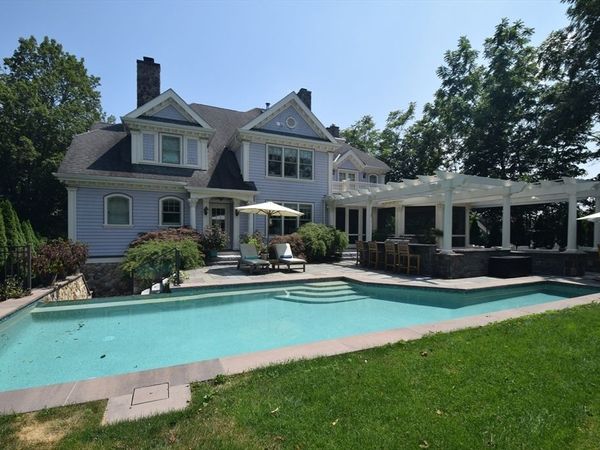 16 Meriam St, Lexington, MA 02420