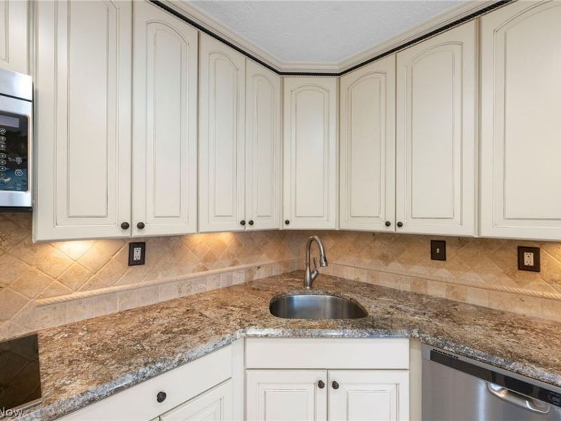 17310 Otani Court, Strongsville, OH 44136 Photo 11